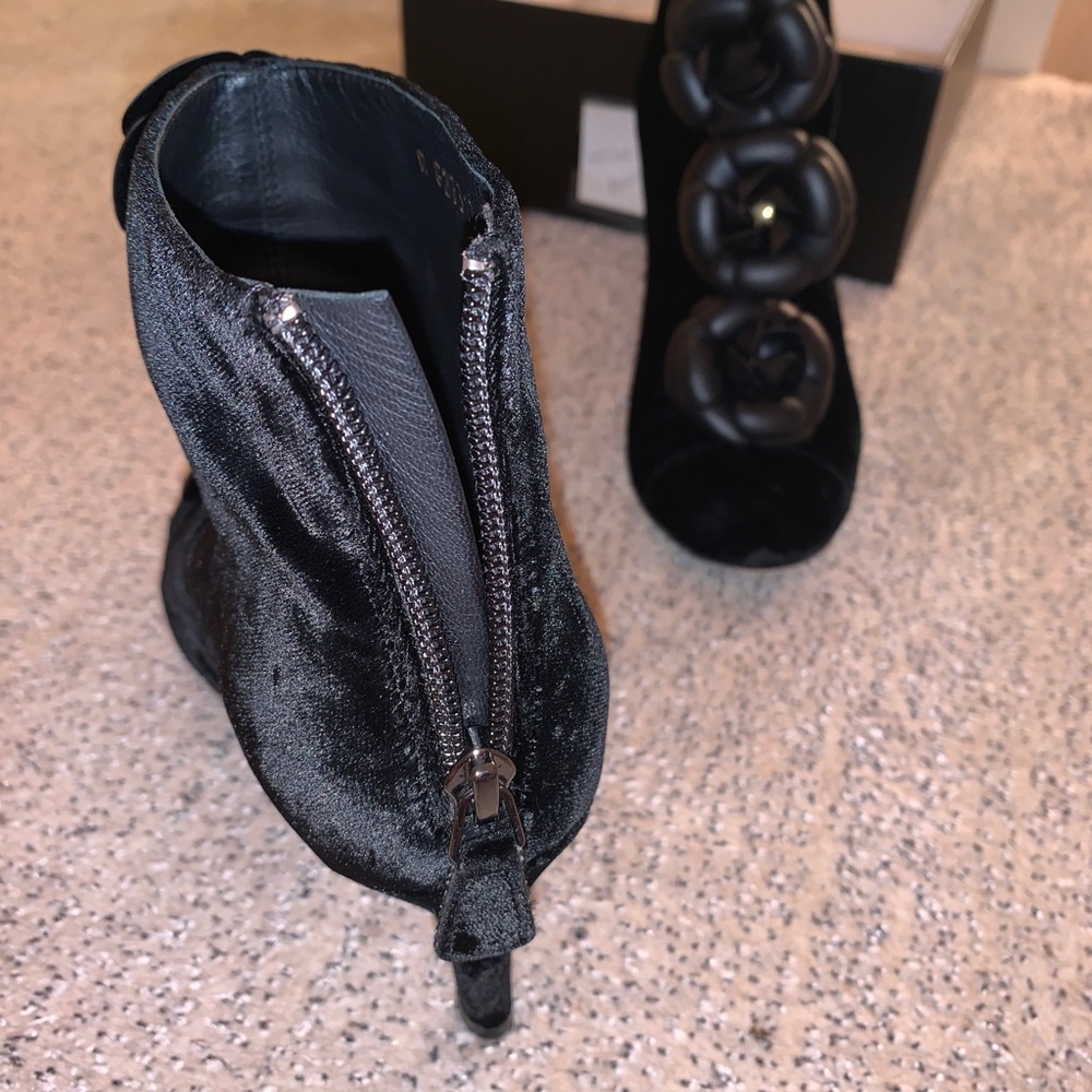 CHANEL women’s velvet booties Euro size 38 (US 8) - Picture 3 of 8